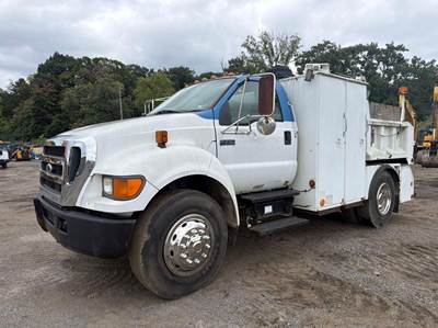 2005 Ford F-750 Service / Crane / Dump Truck – CAT C7 7.2L 280 HP – 37K Miles – Liftmoore Crane