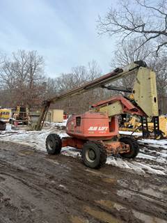 JLG 600AJ lift