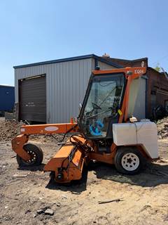 2000 Lay-Mor SAE 400 Street Sweeper Kubota V1505 Diesel Cab Low Hours Runs Great