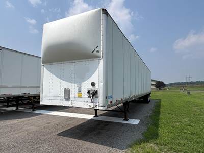 Stoughton 53 ft Dry Van Trailer - Swing Door, Air Ride