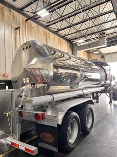 Heil Stainless Steel Non Code Tank Trailer - Tandem Axle, Air Ride