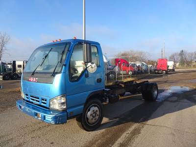 GMC W4500 Single Axle Cab & Chassis Truck - Isuzu, Automatic