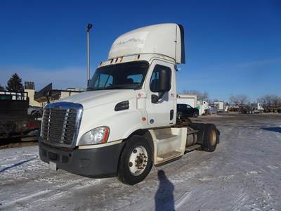 Freightliner Cascadia 113 Single Axle Day Cab Truck - Detroit 410HP, 12 Speed Dt12 Automatic