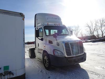 Freightliner Cascadia 113 Single Axle Day Cab Truck - Detroit, 12 Speed Dt12 Automatic