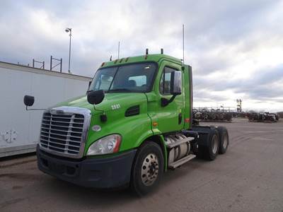 Freightliner Cascadia 113 Day Cab Truck - Detroit 450HP, 12 Speed Automatic