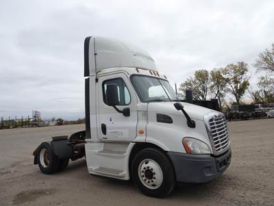 Freightliner Cascadia 113 Single Axle Day Cab Truck - Detroit 410HP, 12 Speed Dt12 Automatic
