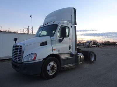 Freightliner Cascadia 113 Single Axle Day Cab Truck - Detroit 410HP, 12 Speed Dt12 Automatic