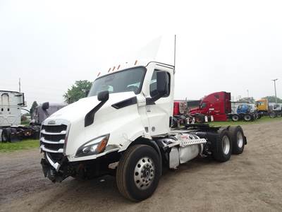 Freightliner Cascadia 116 Day Cab Truck - Detroit 450HP, 12 Speed Automatic