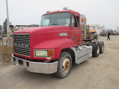 Mack CH613 Day Cab Truck - E7-350 350HP, 9 Speed Manual