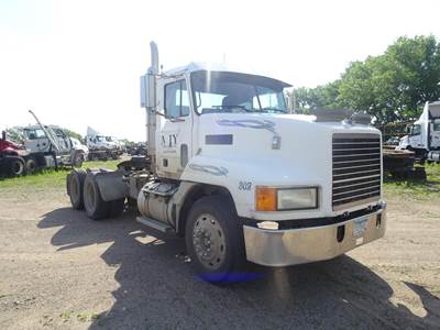 Mack CH613 Day Cab Truck - E7-355/380 355HP, 10 Speed Manual