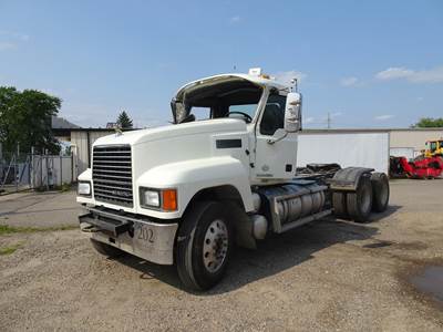Mack Pinnacle CHU613 Day Cab Truck - MP8 500HP, 13 Speed Manual