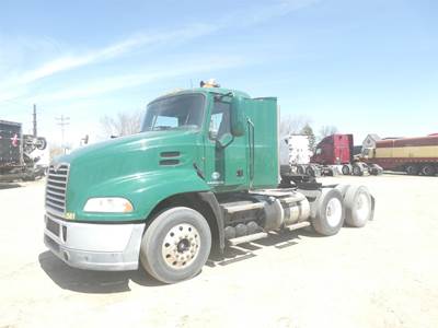 Mack Pinnacle CXU613 Day Cab Truck - MP7 395HP, 12 Speed M Drive Automatic