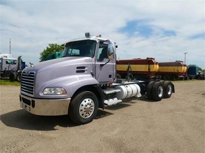 Mack Pinnacle CXU613 Day Cab Truck - MP7 395HP, 6 Speed Manual