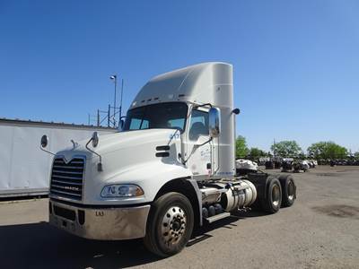 Mack Pinnacle CXU613 Day Cab Truck - MP8 425HP, 12 Speed M Drive Automatic
