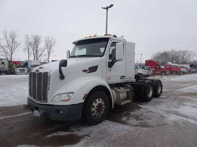 Peterbilt 579 Day Cab Truck - Cummins 425HP, 10 Speed Manual
