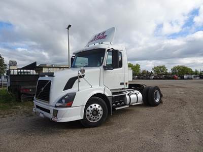 Volvo VNL42T300 Single Axle Day Cab Truck - VED12 375HP, 10 Speed Manual