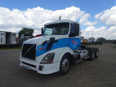 Volvo VNL64T300 Day Cab Truck - D11 405HP, 12 Speed I Shift Automatic