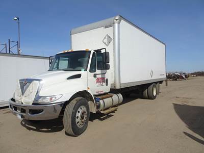 International DuraStar 4300 Box Truck - 260HP, Automatic