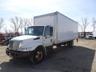 International DuraStar 4300 Box Truck - 210HP