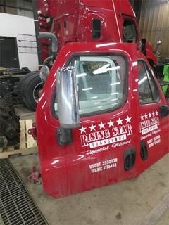 Freightliner Cascadia Door