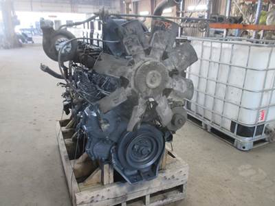 Mack EM7 Engine