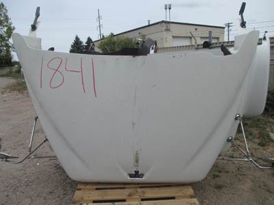 International 9200I Hood, Curved WS, 52", White
