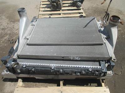 Freightliner Cascadia Radiator