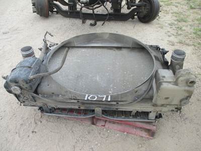 International 7600 Radiator