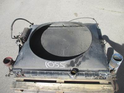 Mack CH613 Radiator