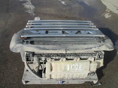 Mack Granite GU813 Radiator