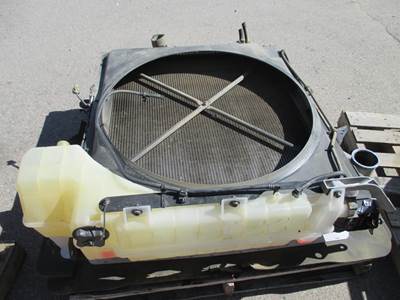 Mack PI64T Radiator