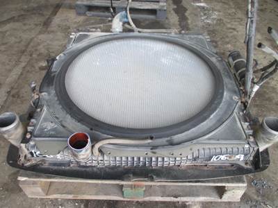 Mack Vision CXN613 Radiator