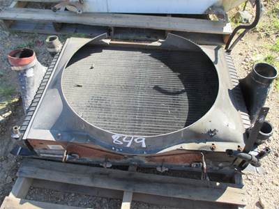 Peterbilt 330 Radiator