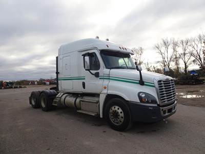 Freightliner Cascadia 125 Sleeper Semi Truck - Flat Top Sleeper, Detroit 505HP, 10 Speed Manual