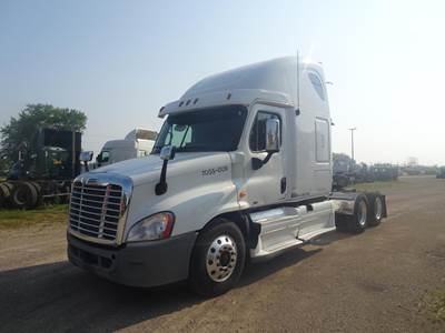 Freightliner Cascadia 125 Sleeper Semi Truck - Detroit 455HP, 10 Speed Manual