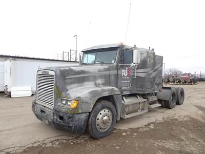 Freightliner FLD120 Sleeper Semi Truck - Cummins 435HP, 10 Speed Manual