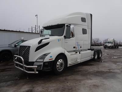 Volvo VNL64T760 Sleeper Semi Truck - Raised Roof Sleeper, D13 455HP, 12 Speed I Shift Automatic
