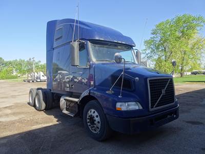 Volvo VNM62T630 Sleeper Semi Truck - Raised Roof Sleeper, D13 425HP, 12 Speed I Shift Automatic