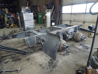 Mack TWIN Y Suspension