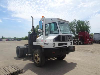 Capacity SABRE5 Yard Spotter Truck - Cummins, 185HP, Automatic