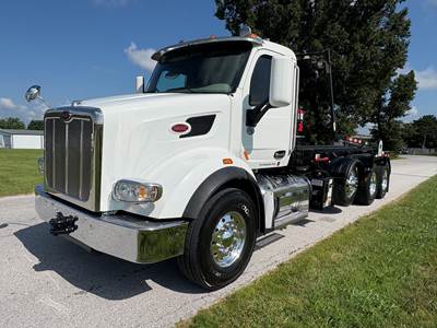 2021 Peterbilt 567 Roll Off Truck - Amrep Roll Off Body