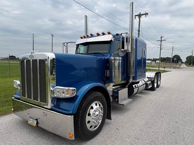 2019 Peterbilt 389 Sleeper Semi Truck
