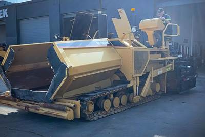 Caterpillar AP-1050B Asphalt Paver