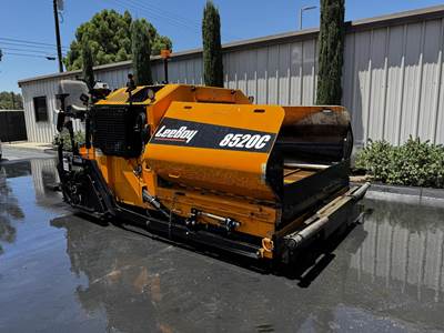 LeeBoy 8520C Asphalt Paver