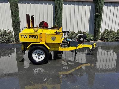 BOMAG TW250 Towable Asphalt Distributor