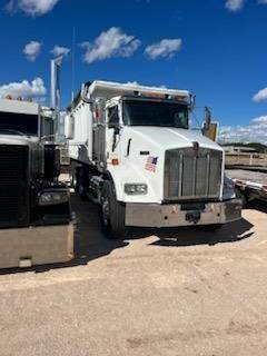 2005 Kenworth T800 Dump Truck