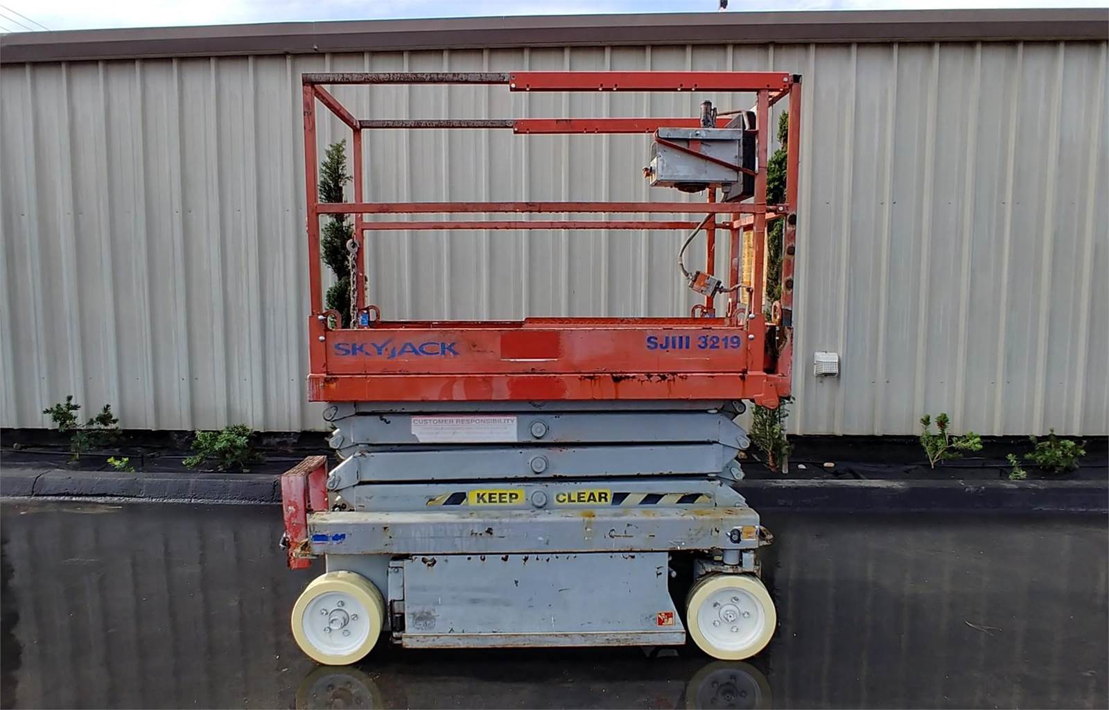 2006 Skyjack SJIII 3219 Scissor Lift 25ft Working Height For Sale
