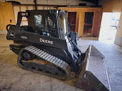 John Deere 325G Skid Steer