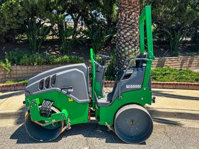 Hamm HD10 Smooth Drum Roller Compactor