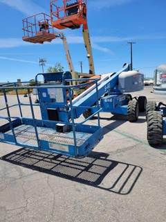 Genie S40 Telescopic Boom Lift - 46ft Working Height